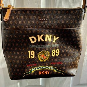 DKNY 1989 Vintage Looking Handbag,  Gorgeous crossbody bag new without tags!